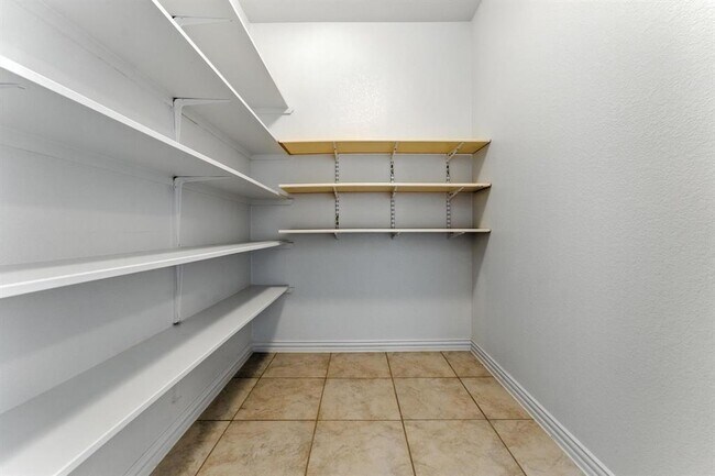 Building Photo - 237 Red Granite Dr