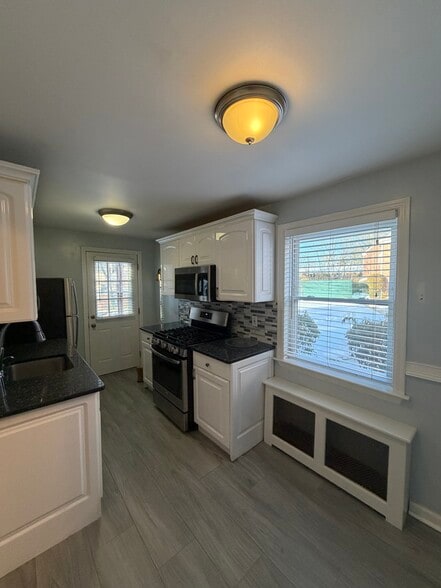 Building Photo - 186 Seaton Rd