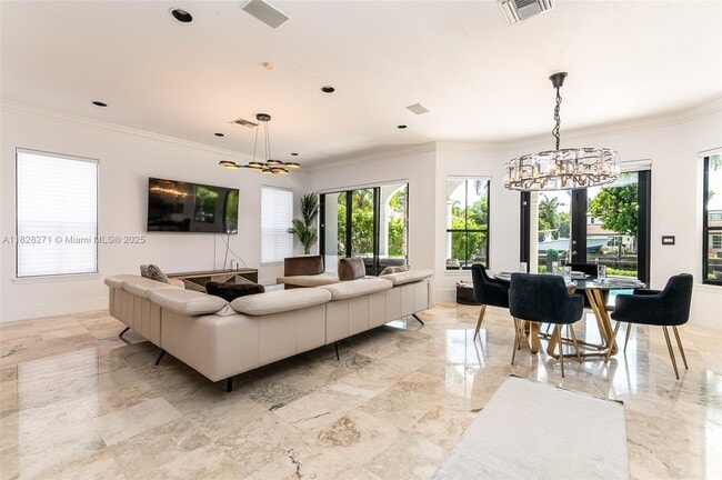 Building Photo - 500 Coconut Isle Dr