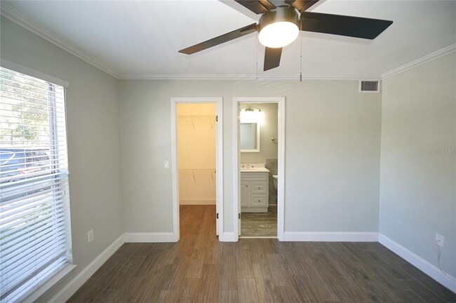 Building Photo - 10122 Winsford Oak Blvd