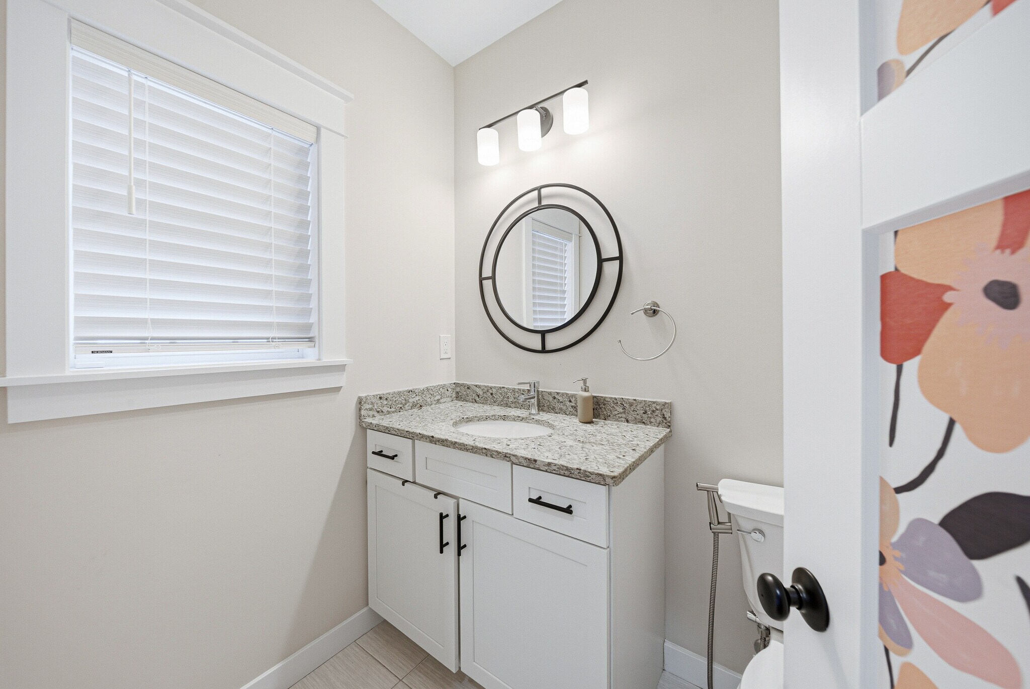 Building Photo - 182 Main St