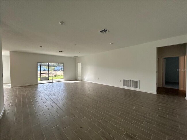 Building Photo - 12419 NW 139th Dr