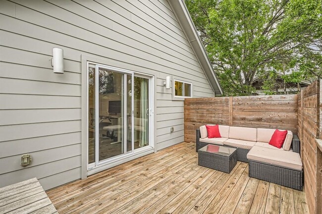 Building Photo - 2601 Francisco St