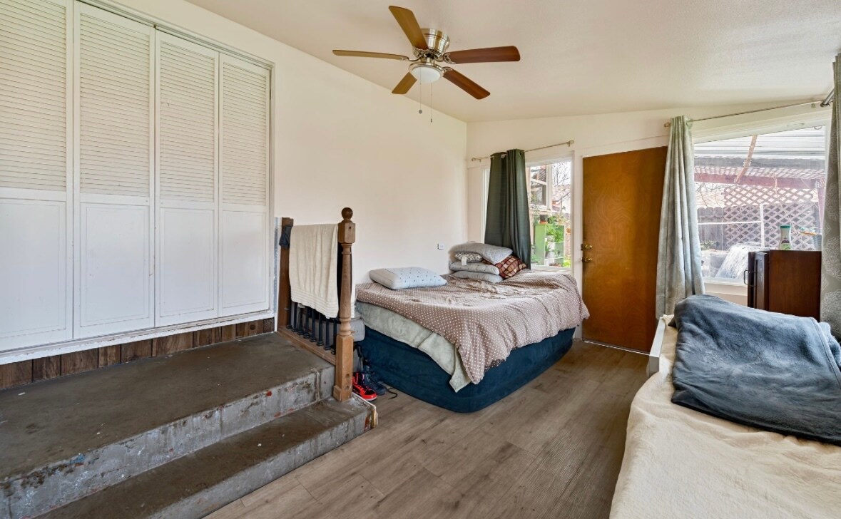 Building Photo - 4205 Lyle St