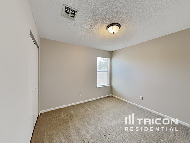 Building Photo - 7827 Pepper Cir E