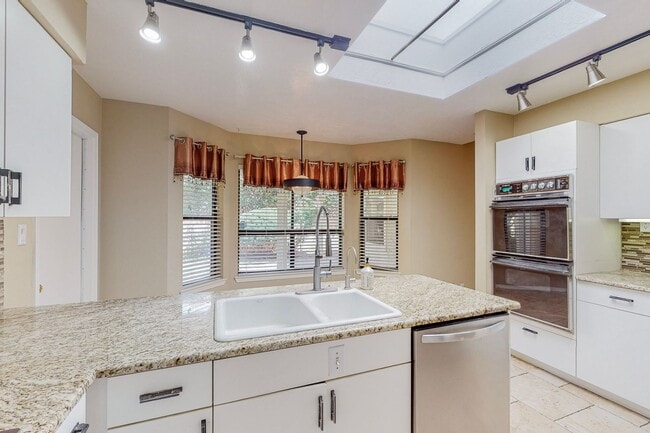 Building Photo - ACADEMY RIDGE 2 Bedroom Plus Office   2 Ba...