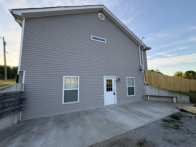 Building Photo - 105 Bottle Dr