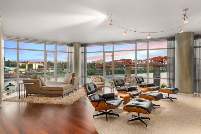 Building Photo - 1260 NW Naito Pky