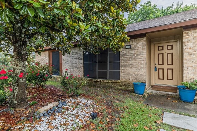 Building Photo - 11235 Stroud Dr