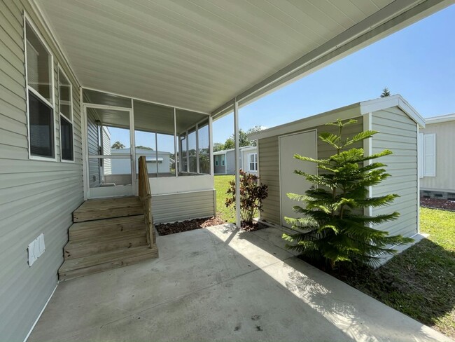 Building Photo - 757 Harbor Cir