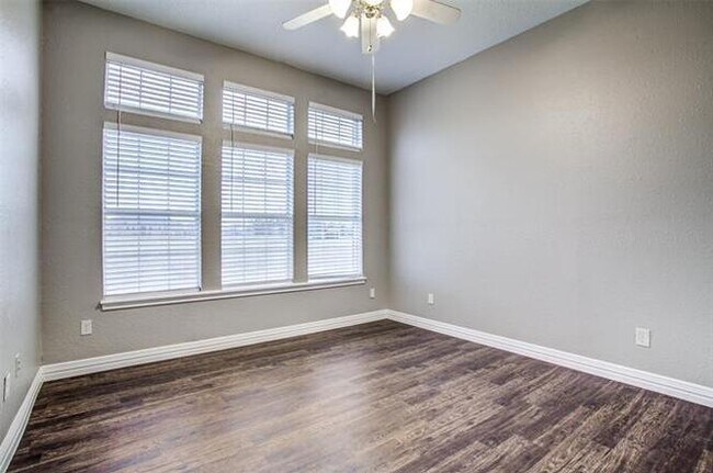 Building Photo - 157 Country Pl Ln