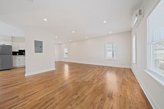 Building Photo - 57 Orchardfield St