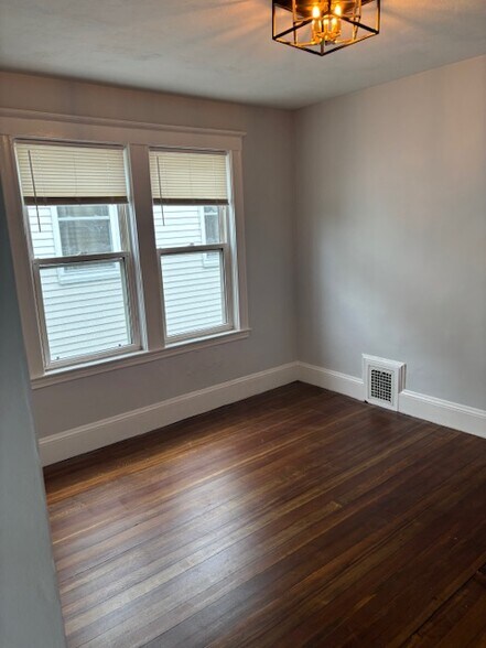 Building Photo - 224 Hyde Park Ave