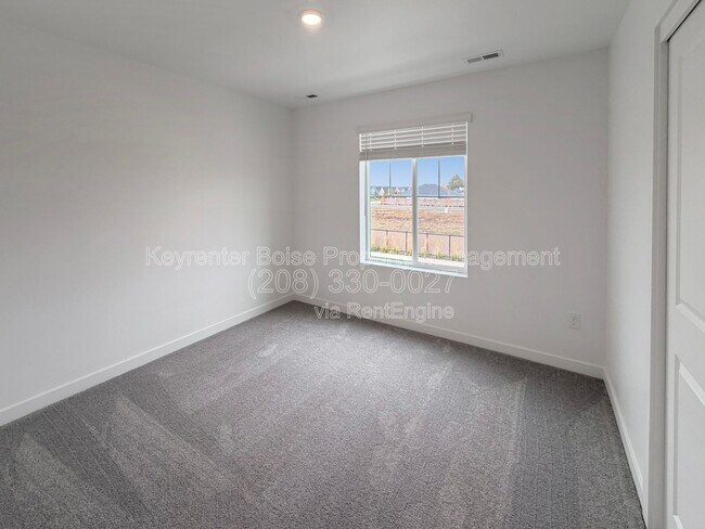 Building Photo - 4100 W Cirrus Ln