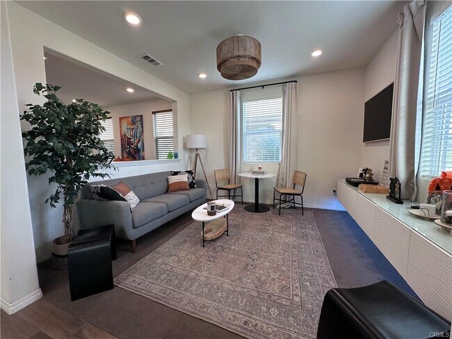 Building Photo - 28673 Parkside Dr