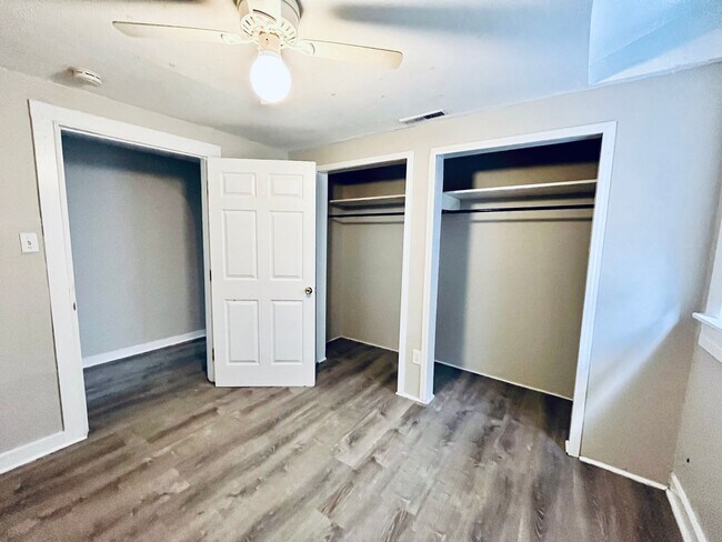Building Photo - Updated 2 bedroom Portland house- Section ...