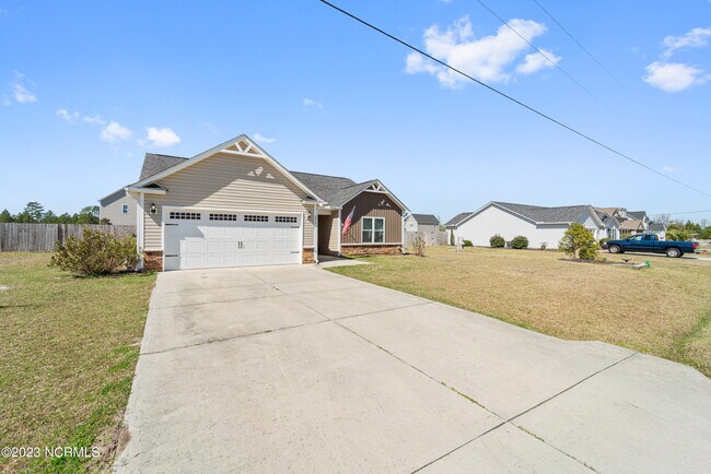Building Photo - 202 Chestwood Dr