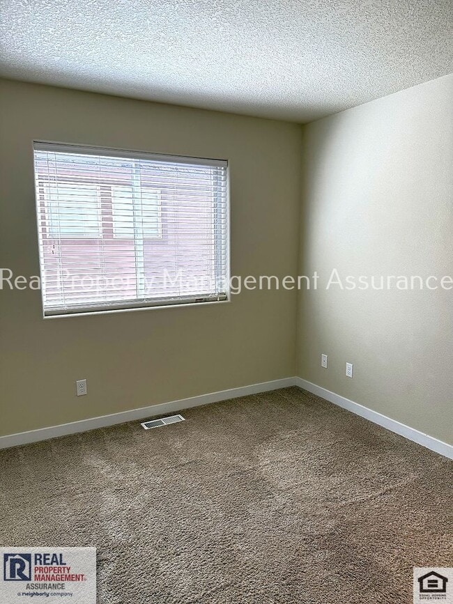 Building Photo - 410 SW Basilone Terrace