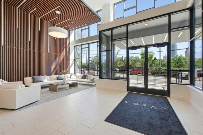 Building Photo - 214 Hunt St