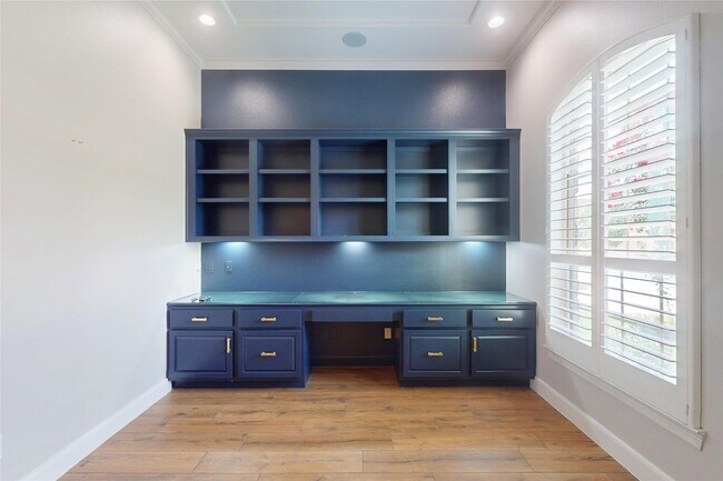 Building Photo - 8870 Van Allen Dr
