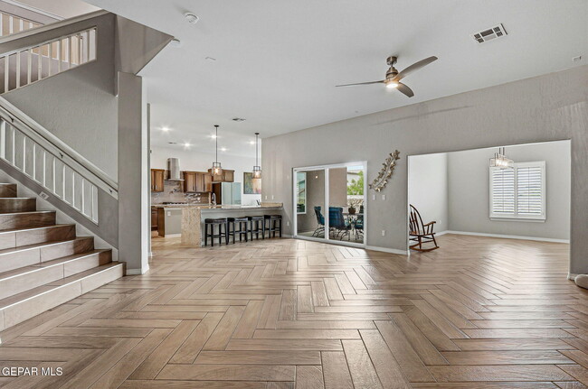 Building Photo - 672 La Entrada Cir