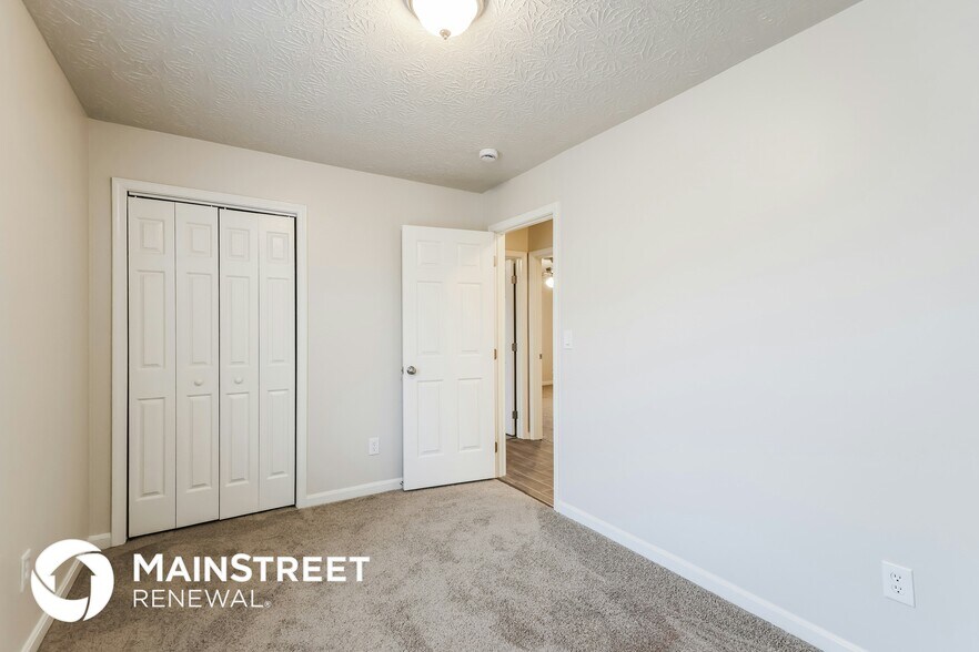 Building Photo - 10103 Lancewood Rd