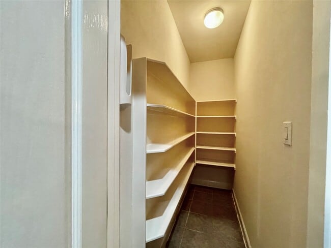 Building Photo - 811 Admiral Bay Ln