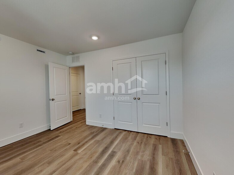Building Photo - 9135 Fiesta Impatiens Ct