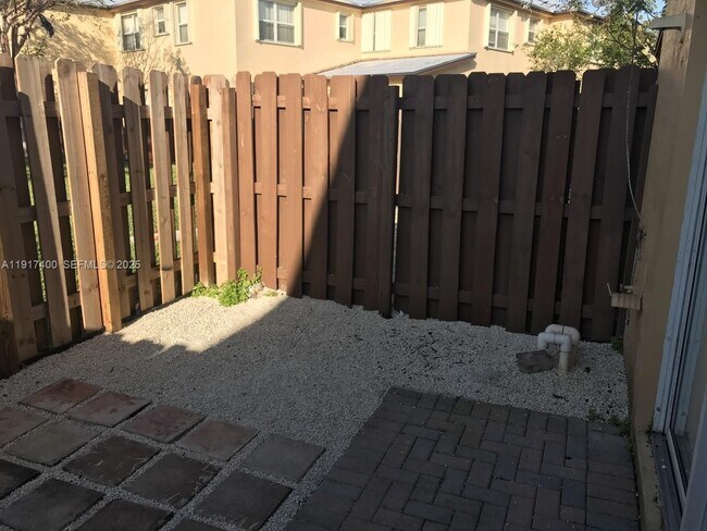 Building Photo - 3355 NE 13th Cir Dr