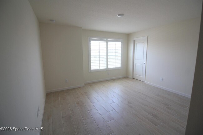 Building Photo - 77 Montecito Dr