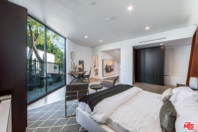 Building Photo - 855 Hilldale Ave