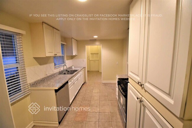 Building Photo - 6451 Gaviota Ave