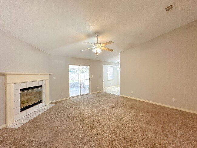 Building Photo - 3 Bedroom 2 Bath home in Marblehead Estates, located in Milton, FL!