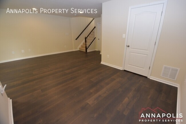 Building Photo - 717 Millhouse Dr