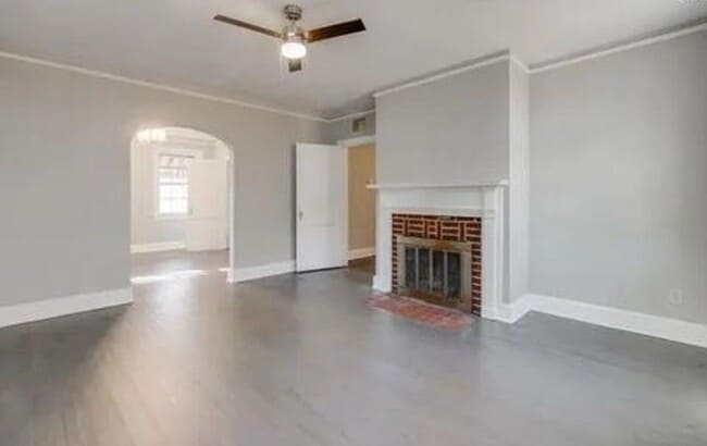Building Photo - Cozy 2bd/1ba brick cottage near downtown C...