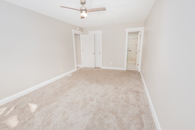 Building Photo - 5722 Gondolier Dr