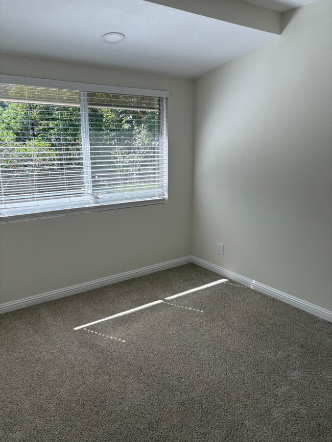 Building Photo - Coming Oct. 1, 2026 - Charming 3 bed, 2 bath with office on San Carlos Border