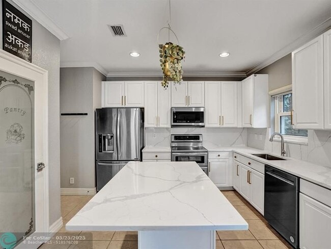 Building Photo - 716 NW 126th Ave