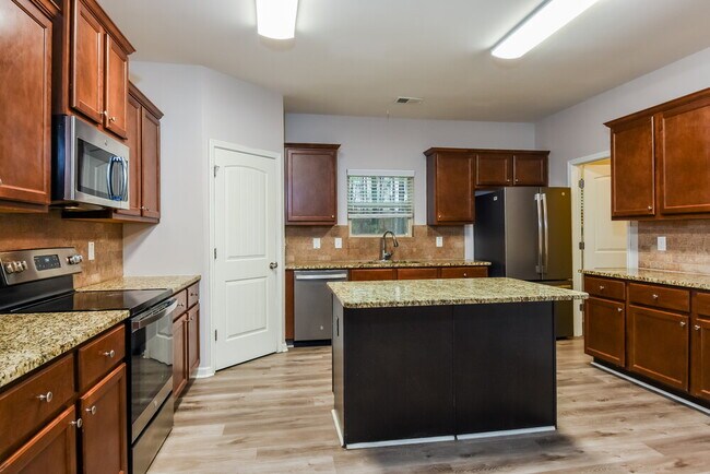 Building Photo - 222 Westridge Cir