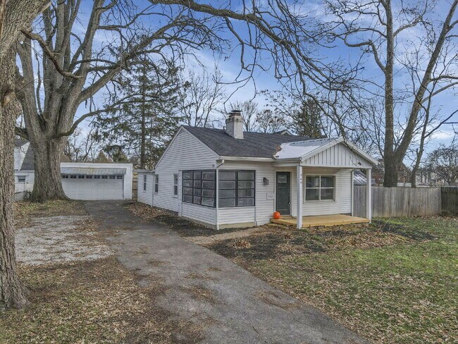 Building Photo - Elegant College Avenue Residence in a Prime Columbus Location