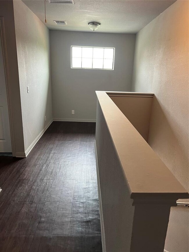 Building Photo - 1036 Drover's Cove
