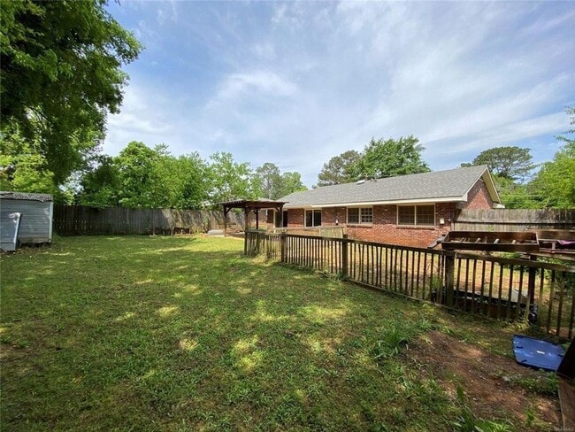 Building Photo - ** 3 Bed 2 Bath located behind Faulkner ** Call the self showing number to schedule a tour 334-36...