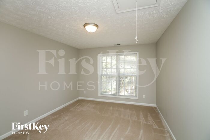 Building Photo - 304 Hickory Creek Ln