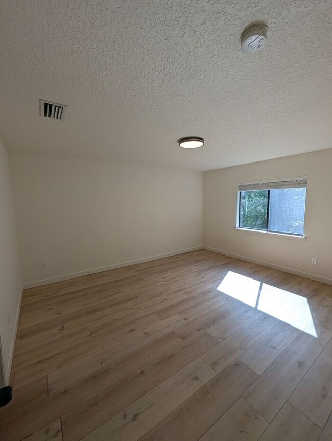 Building Photo - 131 Merlot