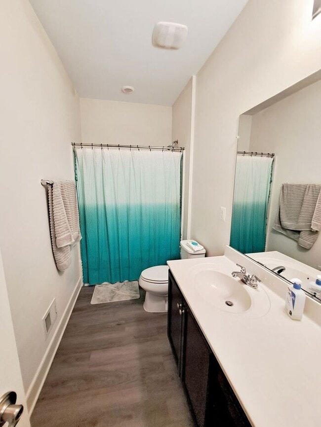 Building Photo - Amazing 3 Level Corner Lot Home in Waldorf...
