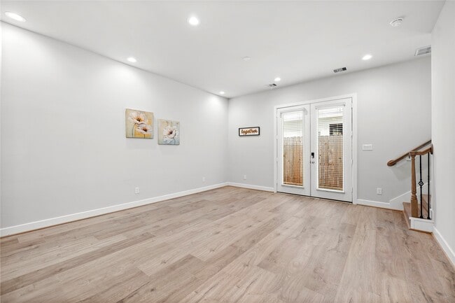 Building Photo - 2214 Roozy Lk Ln