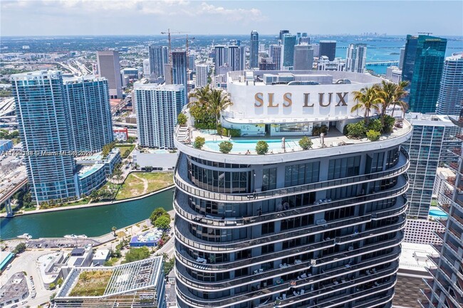 Building Photo - 801 S Miami Ave