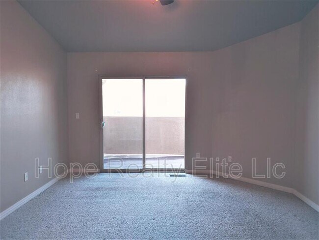 Building Photo - 1555 Promontory Bluff View