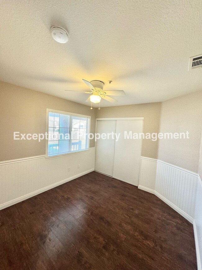 Building Photo - Great 3 bed 2 bath single story