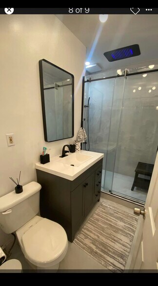 Building Photo - 5 Emrose Ter